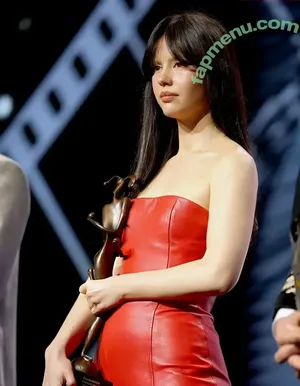 Mia Goth / goth.mia / miaxgoth / officalmiagoth nude photo #0642