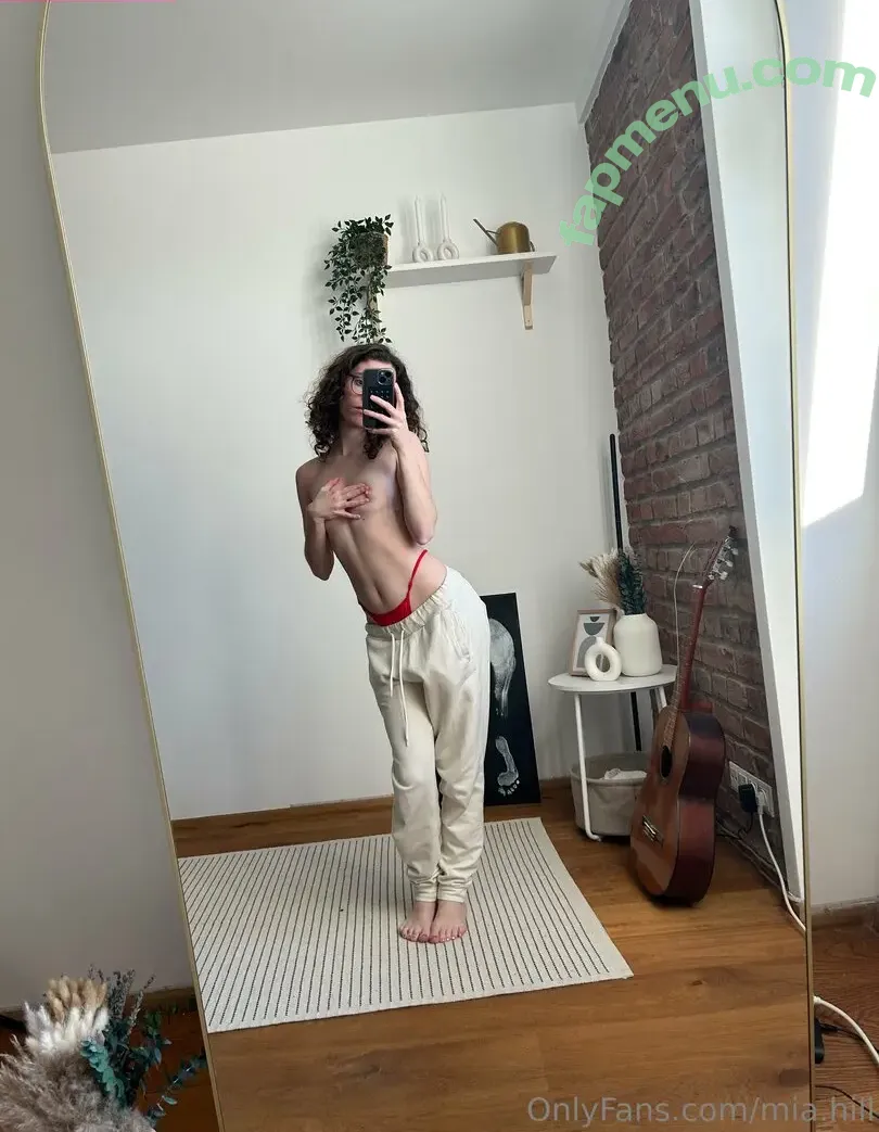 mia.hill nude photo #0060 (itsmiahill)