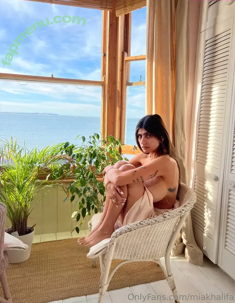 Mia Khalifa nude photo #0024 (miakhalifa)