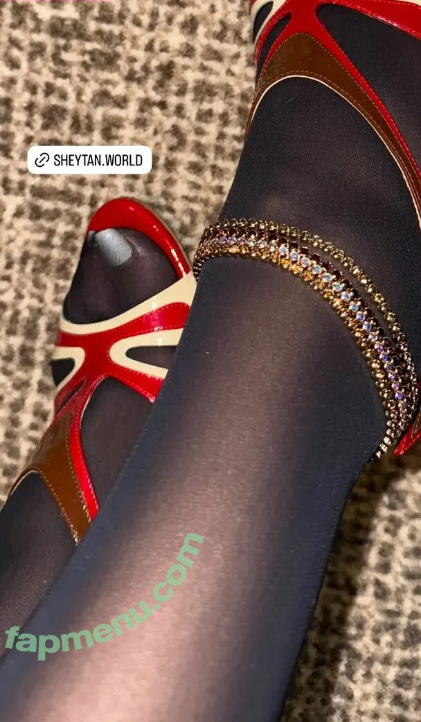 Mia Khalifa nude photo #0130 (miakhalifa)