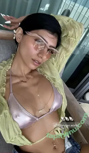 Mia Khalifa / miakhalifa nude photo #0026