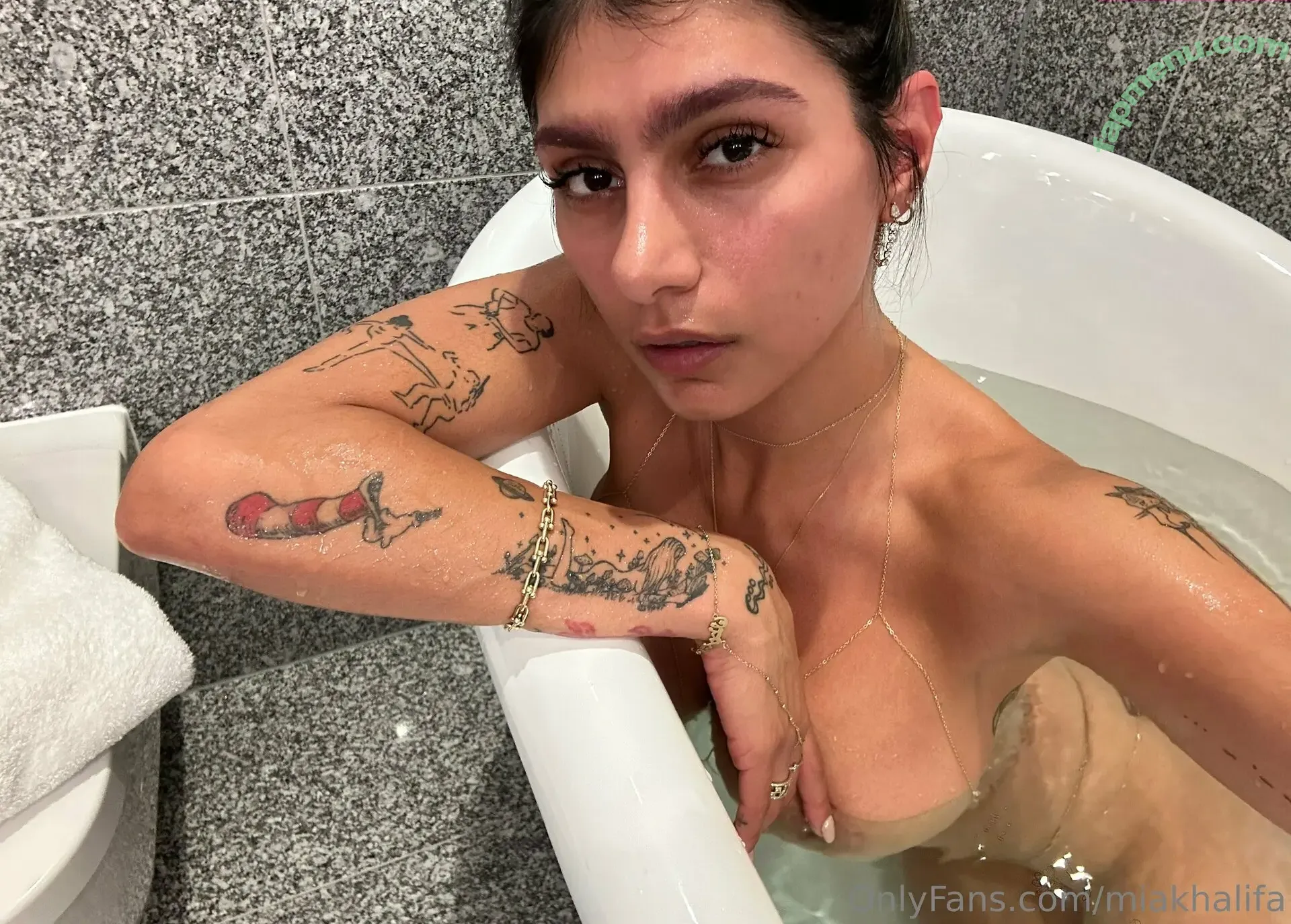 Mia Khalifa nude photo #0288 (miakhalifa)