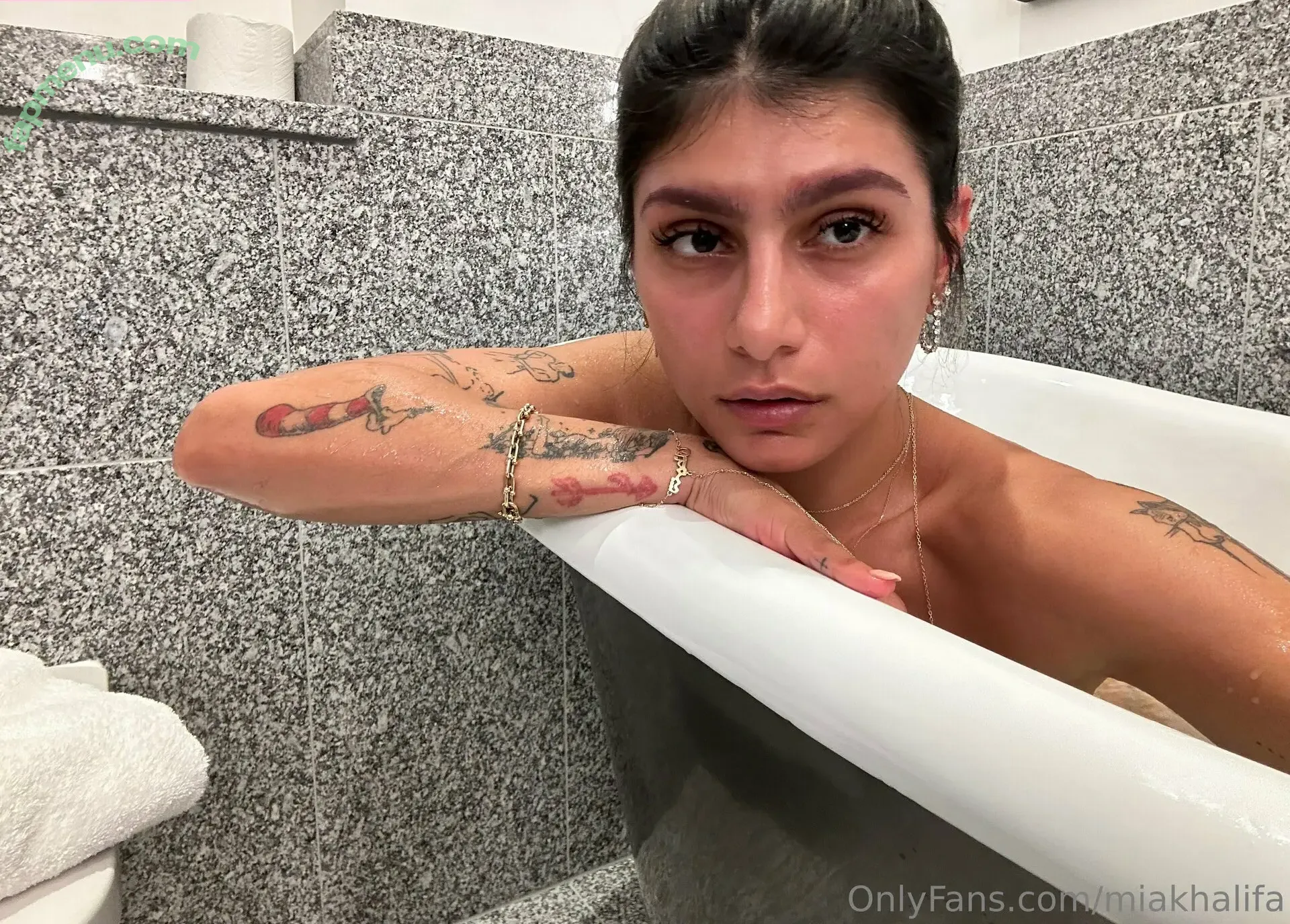 Mia Khalifa nude photo #0289 (miakhalifa)