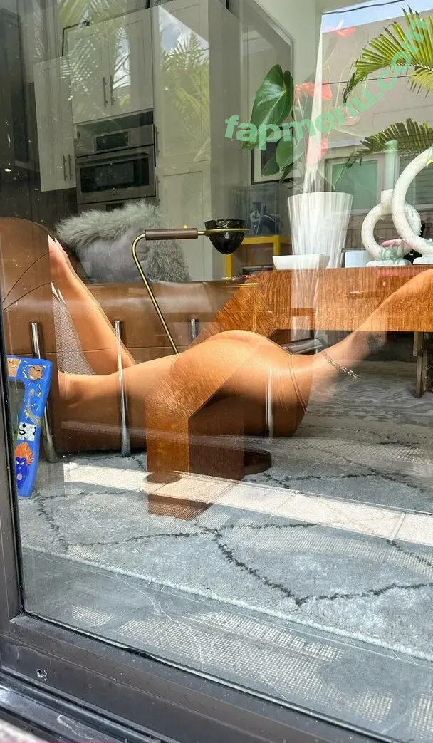 Mia Khalifa nude photo #0550 (miakhalifa)