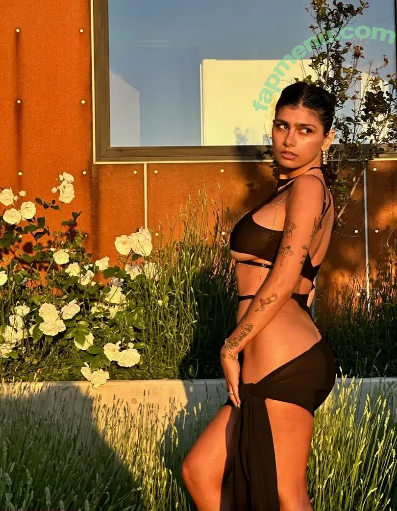Mia Khalifa nude photo #0918 (miakhalifa)