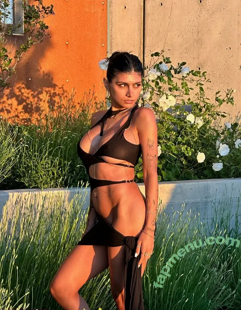 Mia Khalifa nude photo #0925 (miakhalifa)