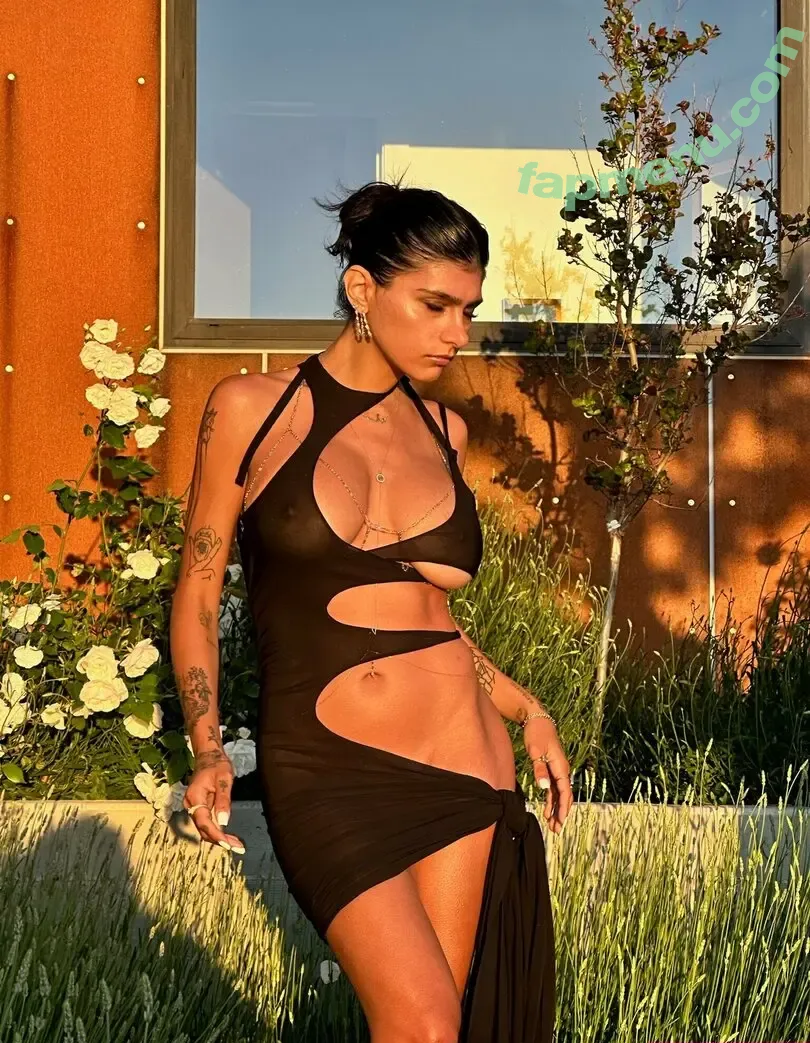 Mia Khalifa nude photo #0928 (miakhalifa)
