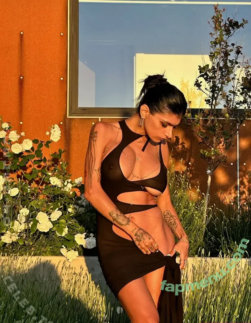 Mia Khalifa nude photo #0979 (miakhalifa)