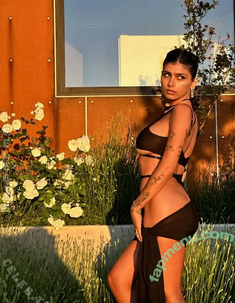 Mia Khalifa nude photo #0989 (miakhalifa)