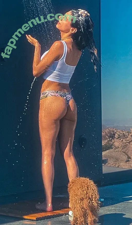 Mia Khalifa nude photo #1089 (miakhalifa)