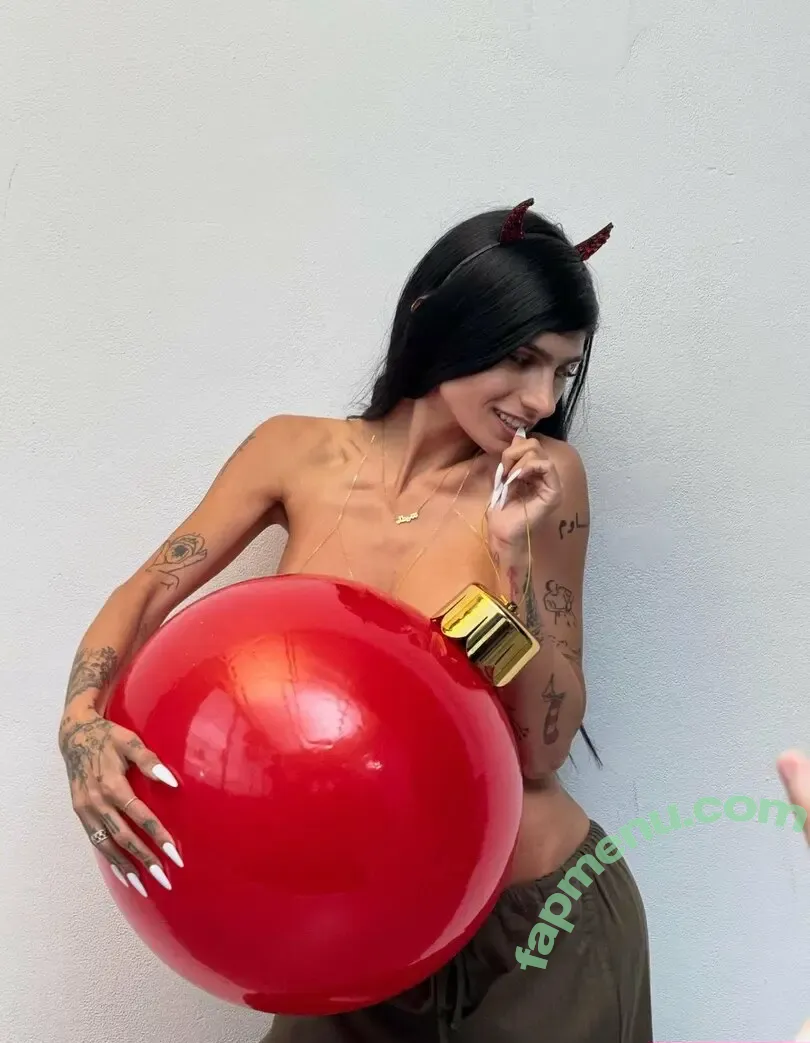 Mia Khalifa nude photo #1560 (miakhalifa)