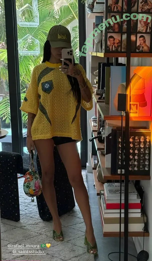 Mia Khalifa nude photo #1573 (miakhalifa)