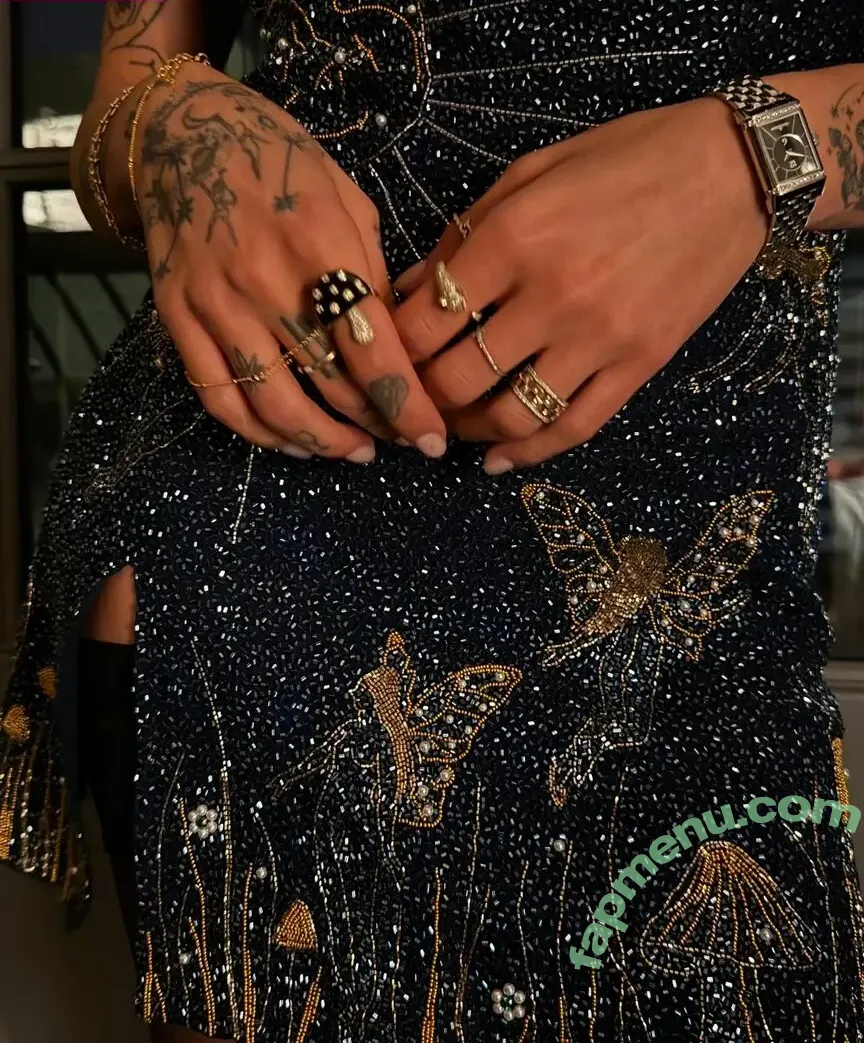 Mia Khalifa nude photo #1577 (miakhalifa)