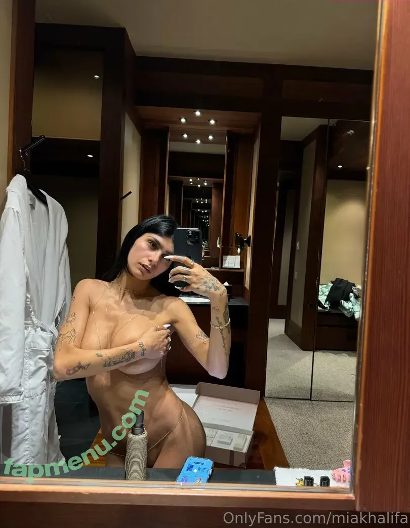 Mia Khalifa nude photo #1613 (miakhalifa)