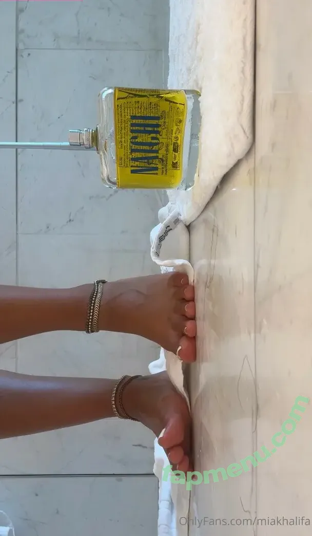 Mia Khalifa nude photo #1643 (miakhalifa)