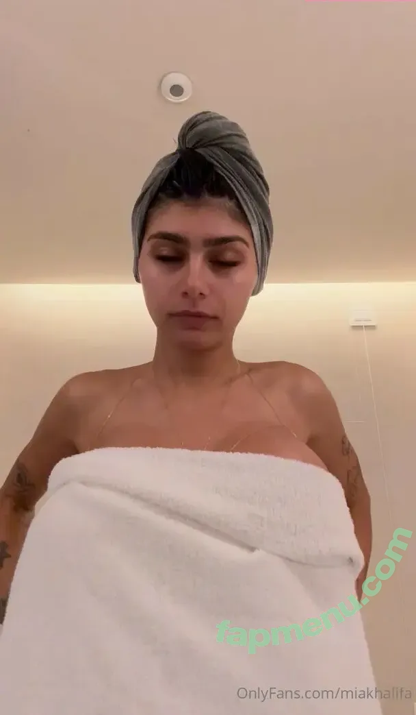Mia Khalifa nude photo #1667 (miakhalifa)