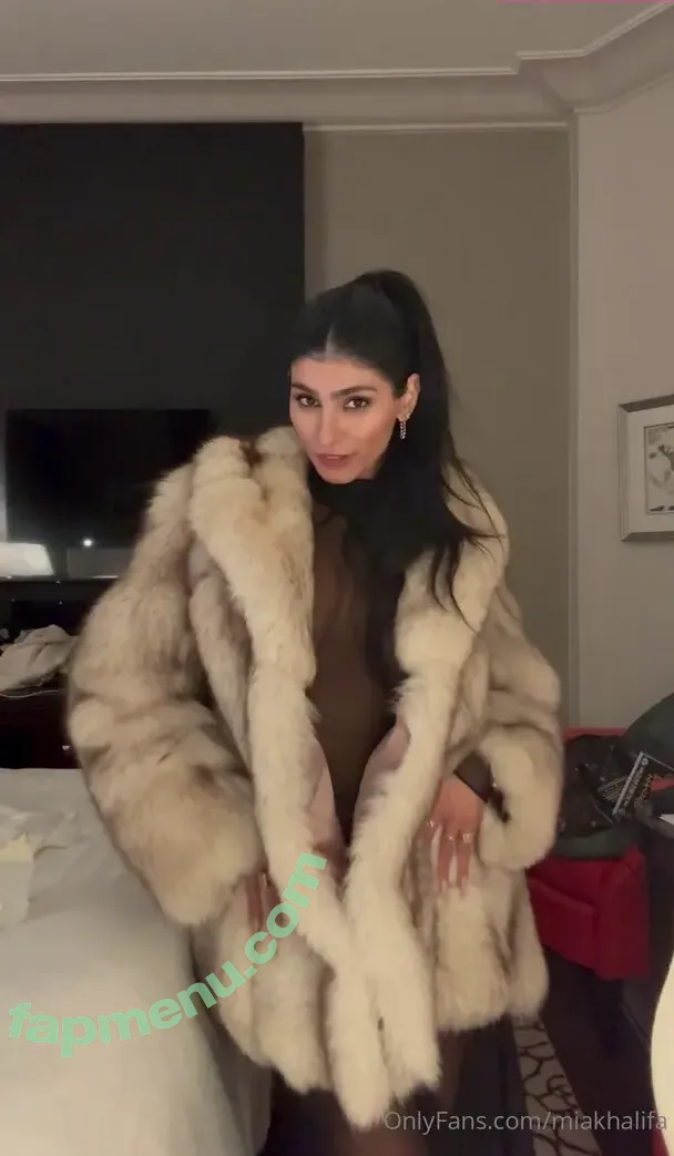 Mia Khalifa nude photo #1721 (miakhalifa)