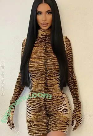 Mia Madisson / shhhmadisson nude photo #0203