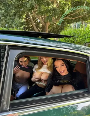 Mia Malkova / PZmJkAY9DR / miamalkova / snapmiamalkova nude photo #0606