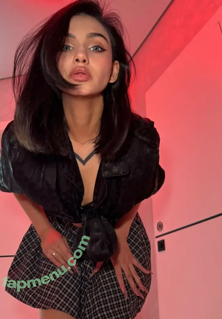 mia_stormie nude photo #0014 (mia_stormie.jones)