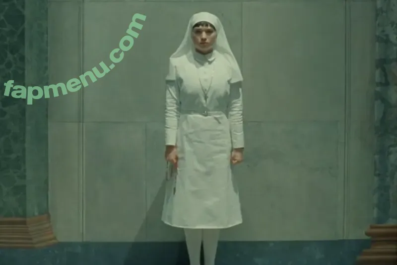 Mia Threapleton nude photo #0004 (mia.threapleton.official)