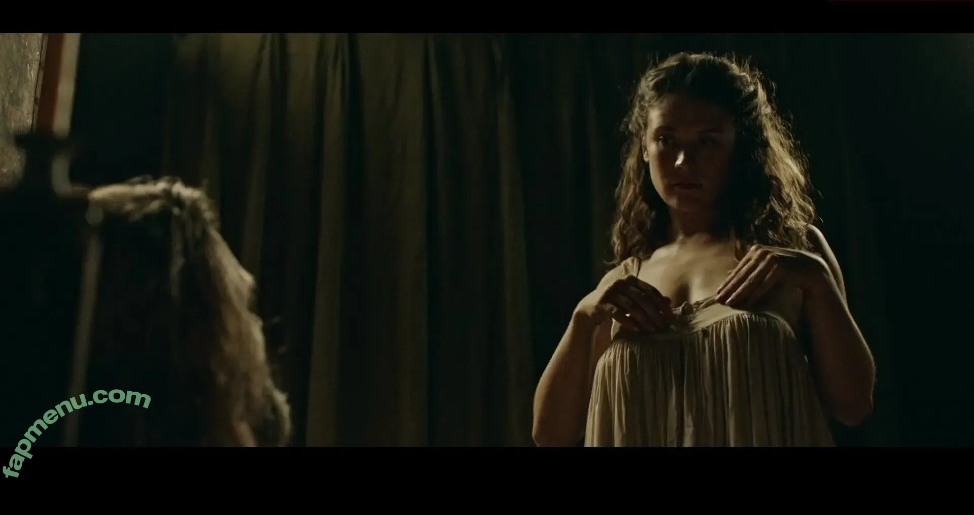 Mia Tomlinson nude photo #0016 (miavtomlinson)