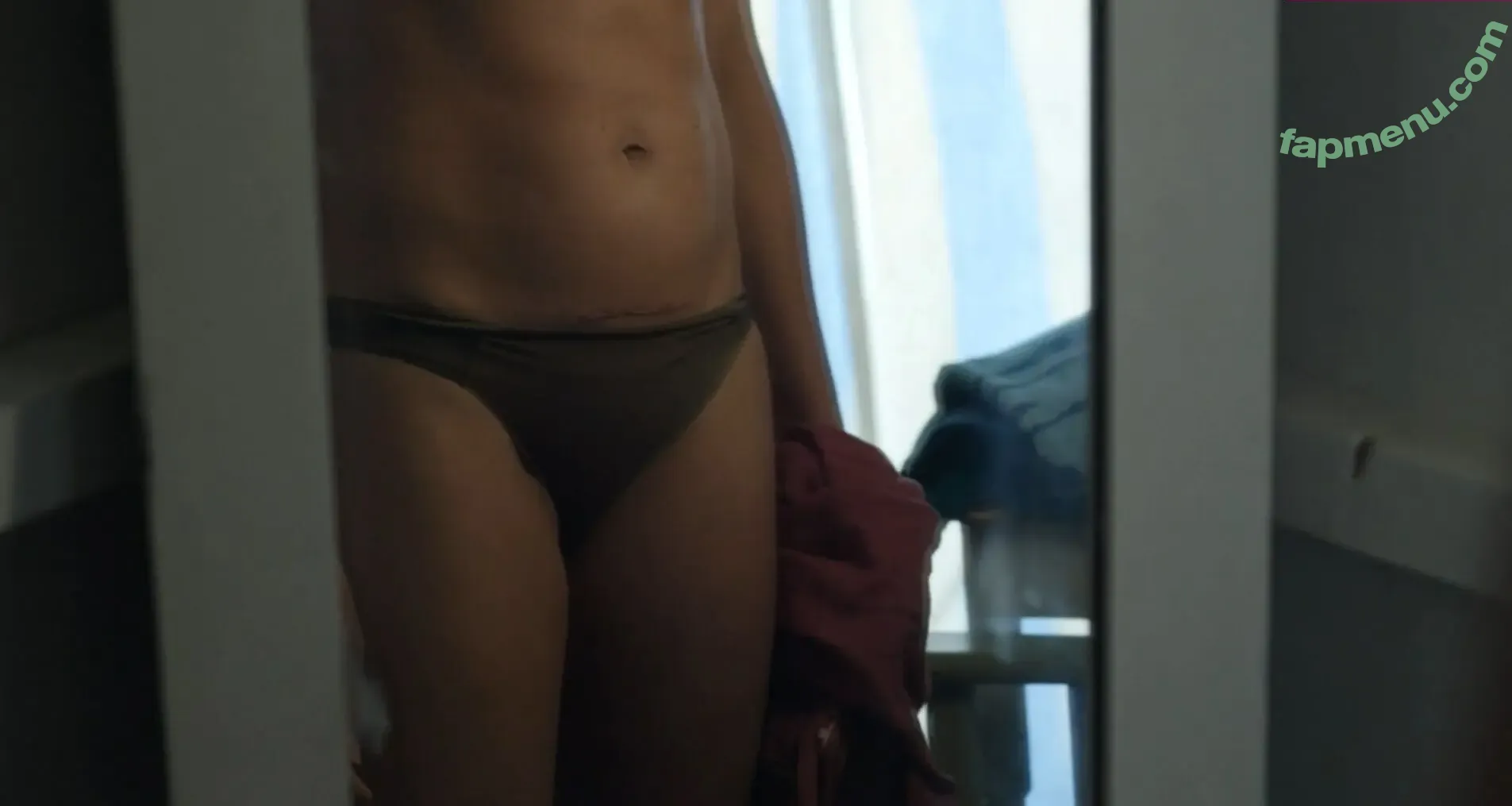 Mia Tomlinson nude photo #0017 (miavtomlinson)