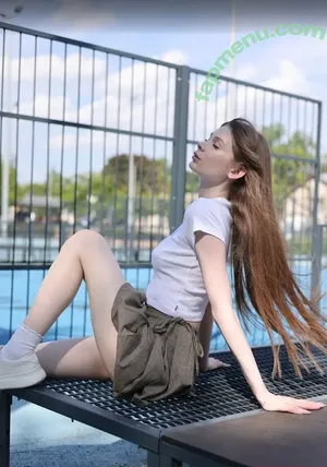mia_ts / miata nude photo #0193