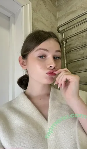 mia_ts / miata nude photo #0256
