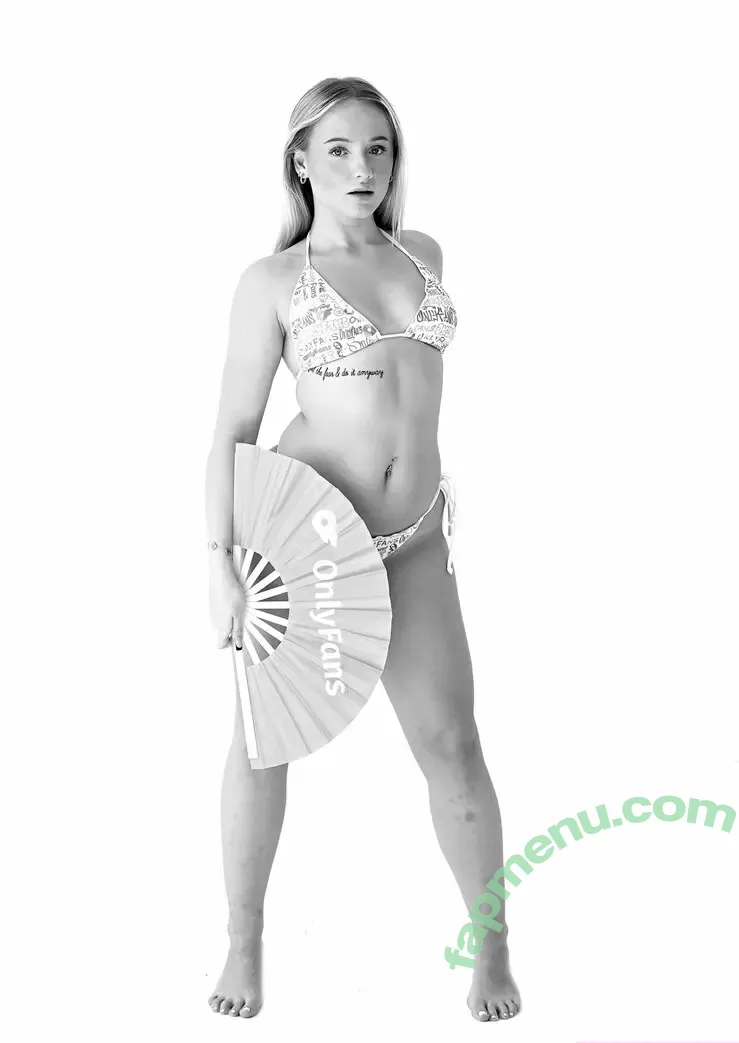 Mia Winward Dunn nude photo #0022 (miawinwarddunn)
