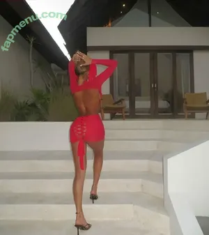 miaaaaa_888 / miatobinn nude photo #0040