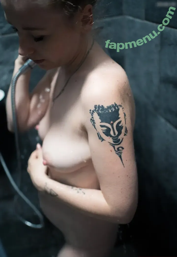 Miaart96 nude photo #0208 (mia4you4fun / miawild10 / ygfoot)