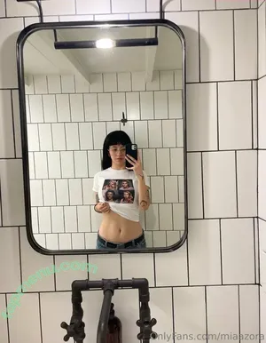 miaazora / mia.adoraa nude photo #0011