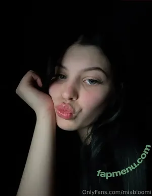 miabloomi / miiablloom nude photo #0004