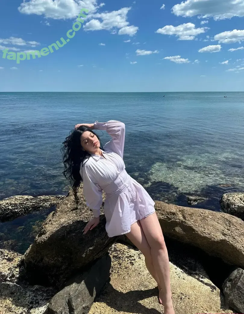 miabloomi nude photo #0011 (miiablloom)