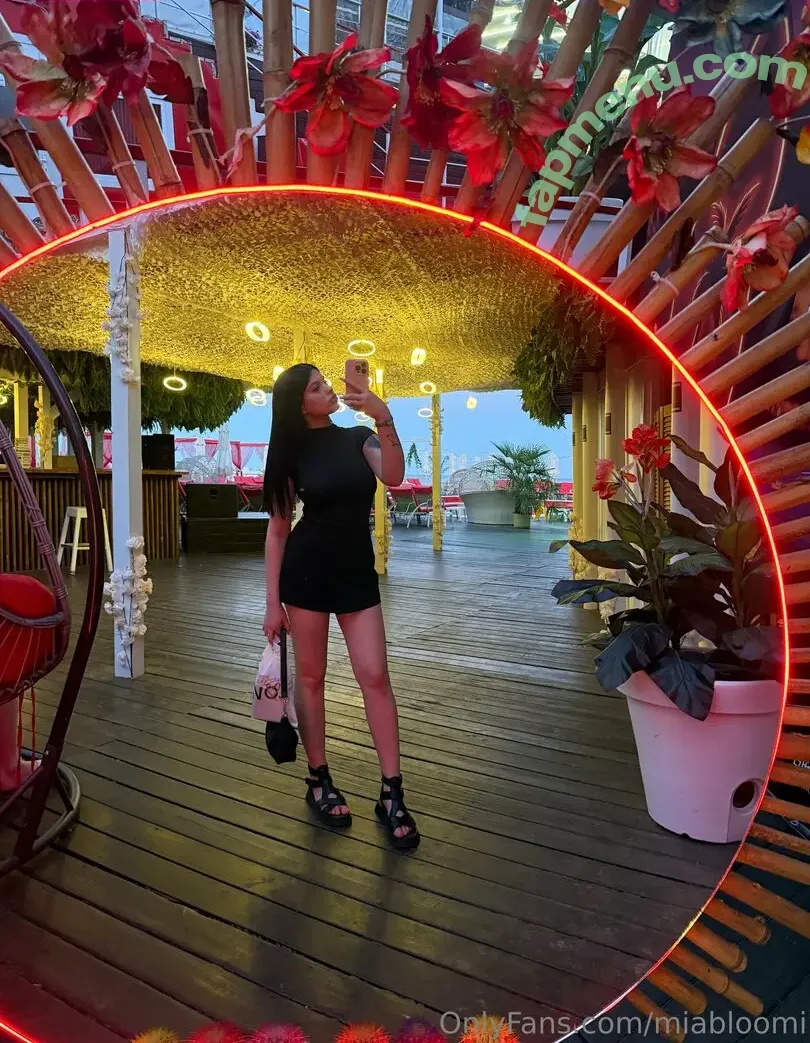 miabloomi nude photo #0012 (miiablloom)