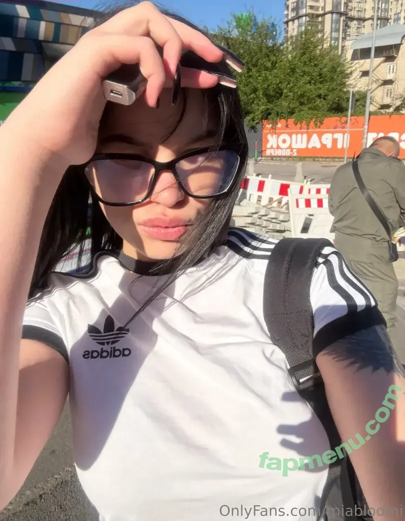 miabloomi nude photo #0028 (miiablloom)