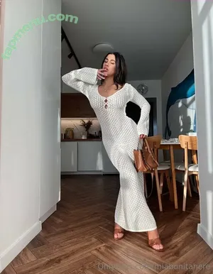 miabonitahere / bella_love_fit / hot_monicaa / skvortsova_hanna_pro / vikabugattii nude photo #0036