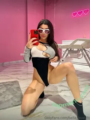 miabonitahere / bella_love_fit / hot_monicaa / skvortsova_hanna_pro / vikabugattii nude photo #0042