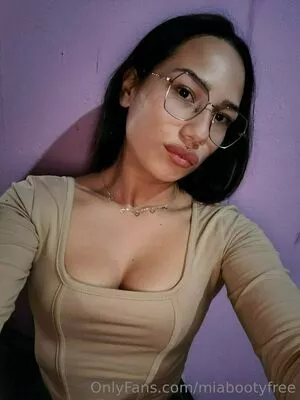 miabootyfree / mia_booty nude photo #0201