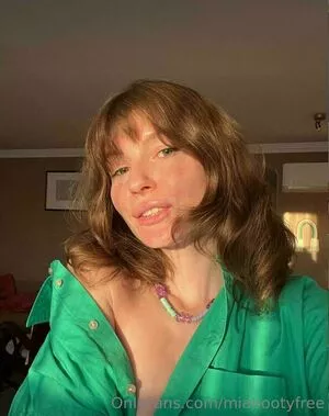 miabootyfree / mia_booty nude photo #0352