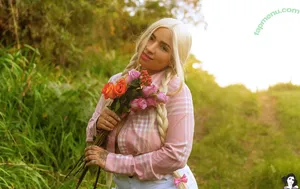 miachava nude photo #0210