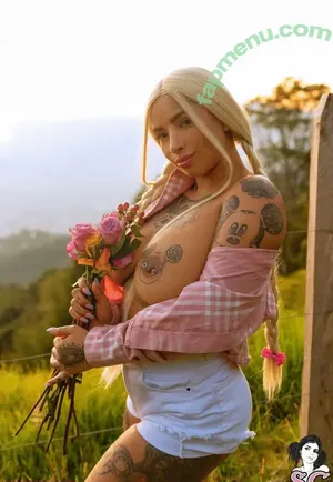 miachava nude photo #0214