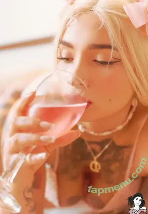 miachava nude photo #0324