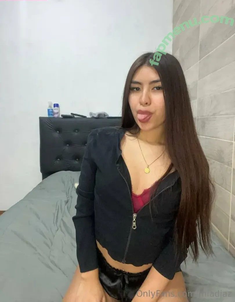 miadiaz nude photo #0007 (miadiaz)
