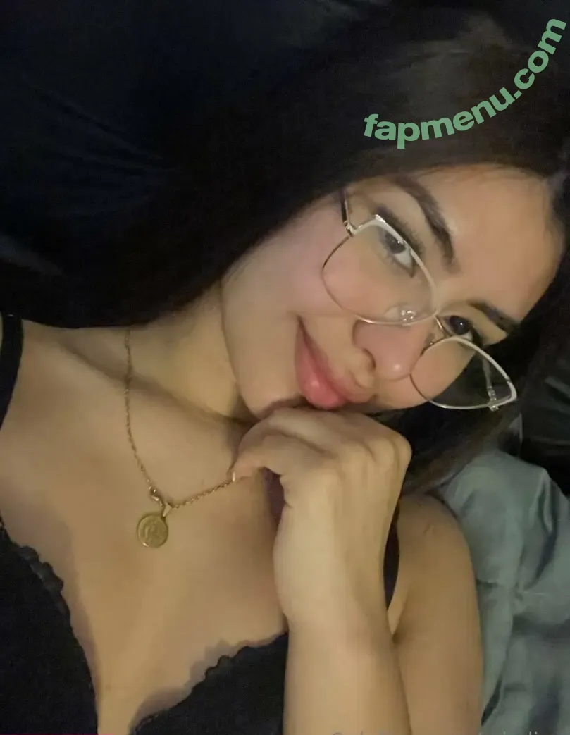 miadiaz nude photo #0019 (miadiaz)