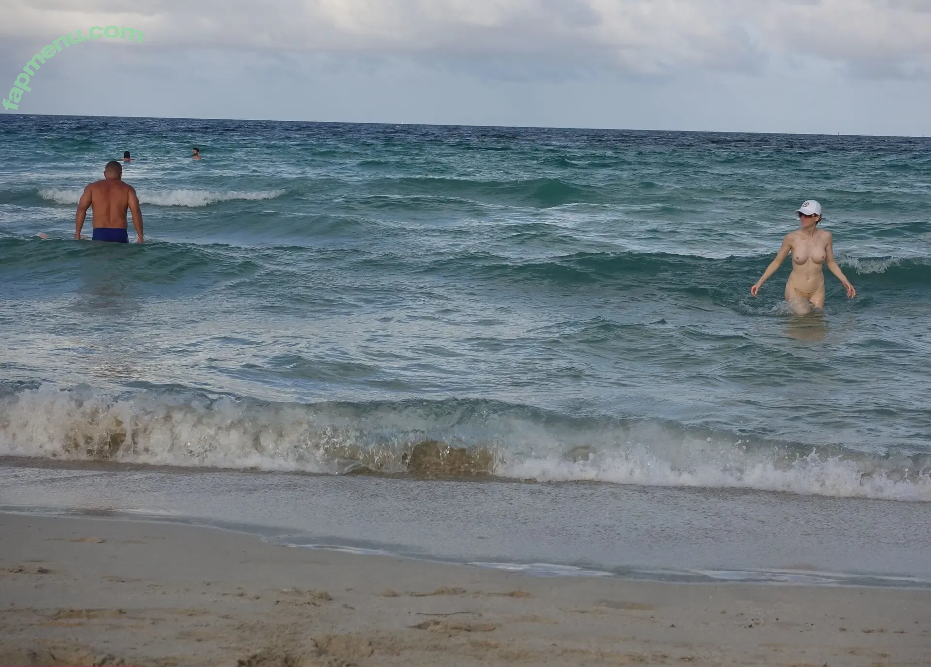 MiaExhib nude photo #0022 (mia_exhib)