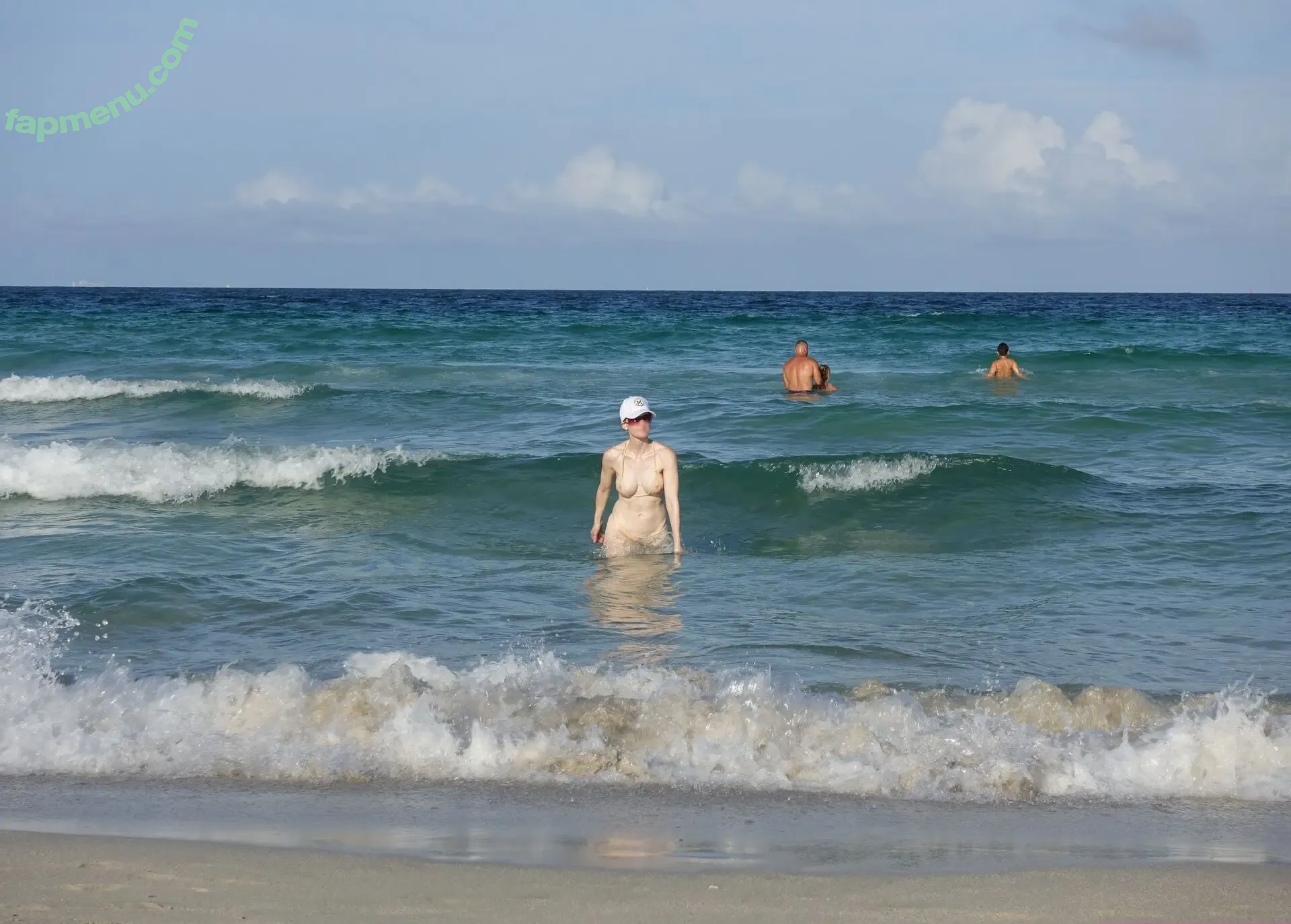 MiaExhib nude photo #0029 (mia_exhib)