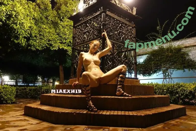 MiaExhib nude photo #0137 (mia_exhib)