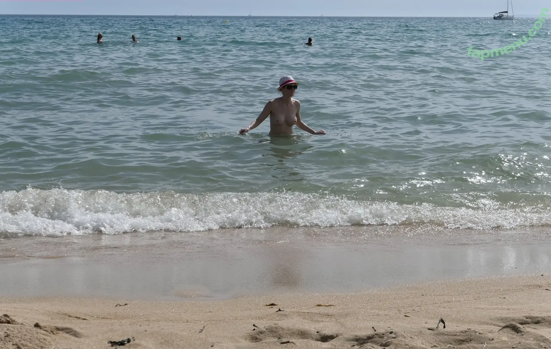 MiaExhib nude photo #0162 (mia_exhib)